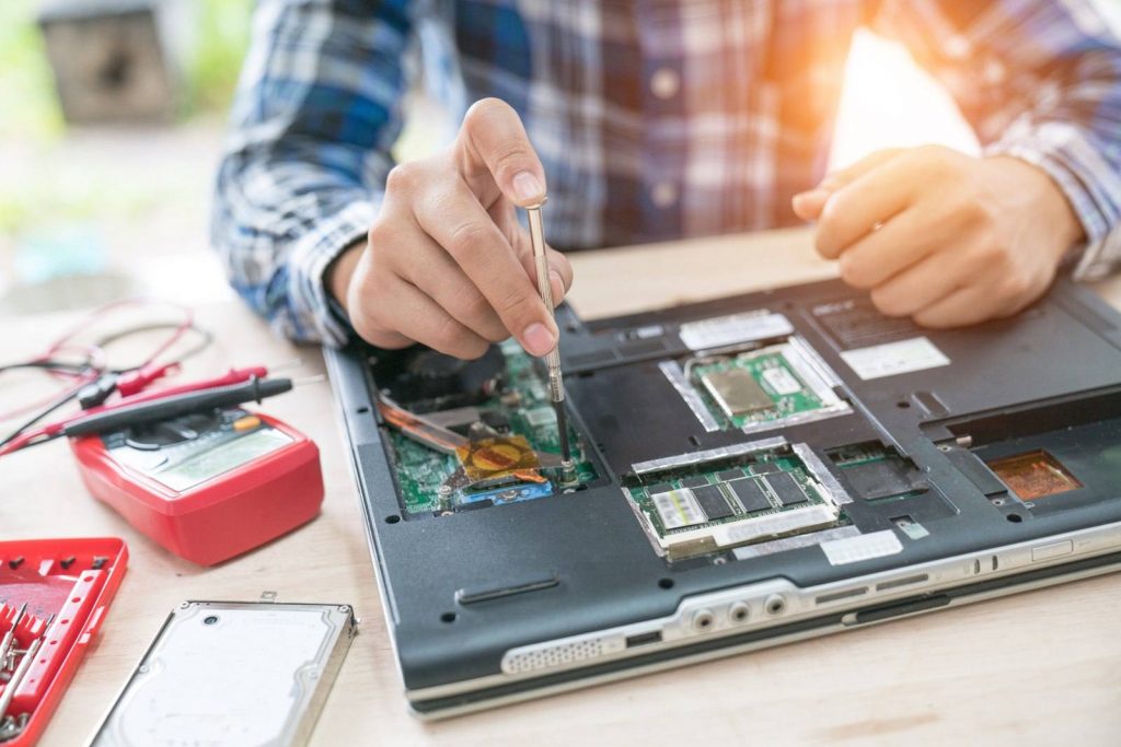 Pourquoi faire appel à un technicien informatique professionnel pour votre entreprise ?
